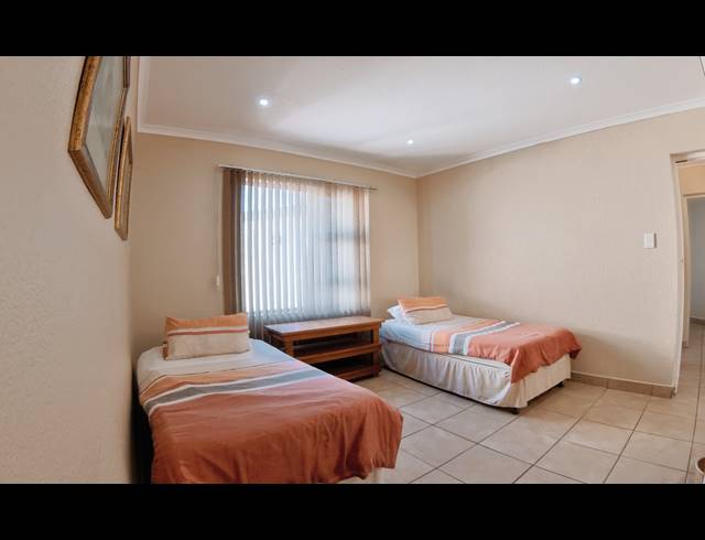 3 BEDROOM APARTMENT FOR SALE IN UVONGO BEACH